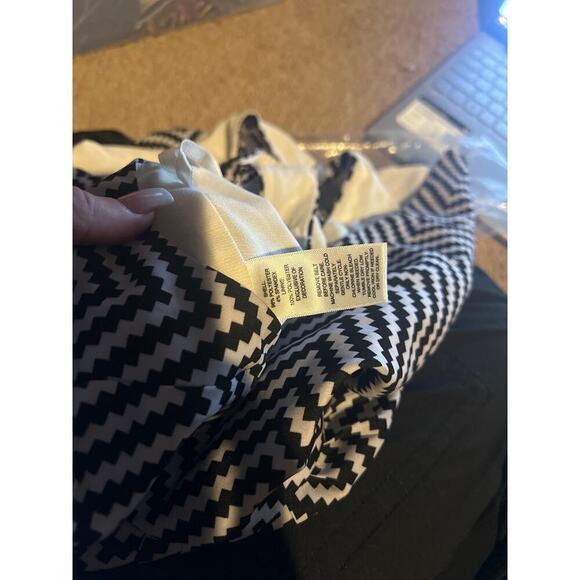 White House Black Market size 10 WHBM Zig Zag Tank Dress Chevron Fit-n- Flare - Picture 8 of 9